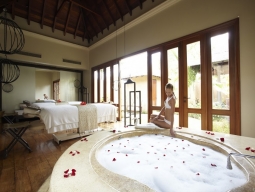 ローズペタルバス