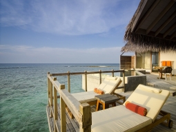 オーシャンプールスイート　テラス