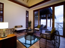 オーシャンプールスイート　ガラス床