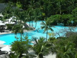 シャングリラマクタンアイランドリゾート　プール