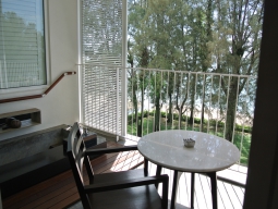 SUP DLX-3:　屋外バスタブ