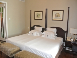 DLX SUITE-BED ROOM 