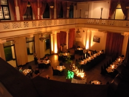 メインレストラン