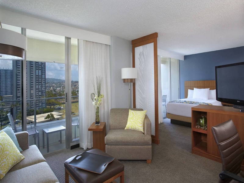 Deluxe Mountain View Queen Queen