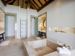 ウォータービラ