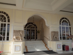 ホテルエントランス