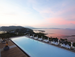 スイミングプール