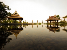 スイミングプール