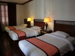 客室（デラックス・トリプル）