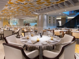 メインレストラン