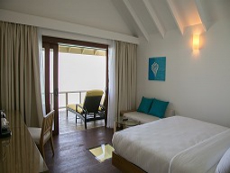 水上ヴィラ室内2