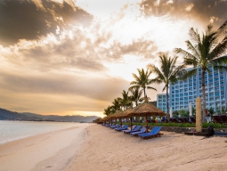 夕方も綺麗なビーチ