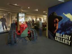 ヒラリーギャラリー