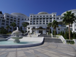 宮殿のような外観