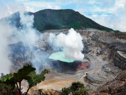 ポアス火山