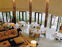 カンボジア＆西洋料理が楽しめるレストラン　