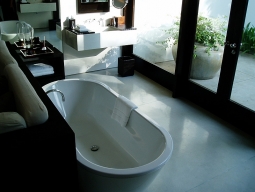 オープンなバスタブ