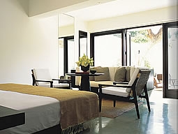 スィート客室内