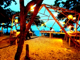 屋外レストラン会場