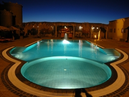 スイミングプール（イメージ）