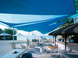 シャングリラマクタンアイランドリゾート　バー　風