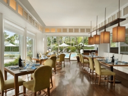 シャングリラマクタンアイランドリゾート　レストラン　アクア