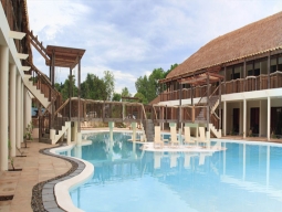 パングラオ　ブルーウォーター　ビーチリゾート　プール