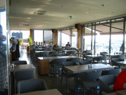 メインレストラン