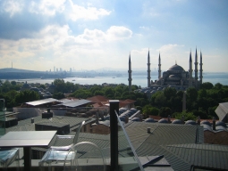 メインレストランから望むブルーモスク