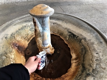 コロナーダで飲む温泉体験