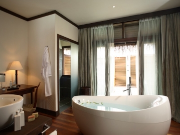 水上ヴィラ／バスタブ／一例