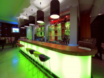 BB Club featuring Shrimp House