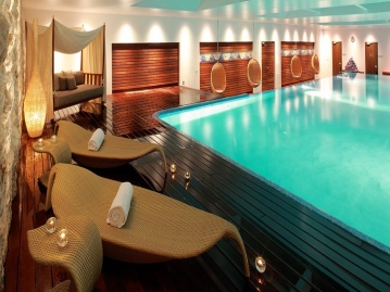 屋内スパプール