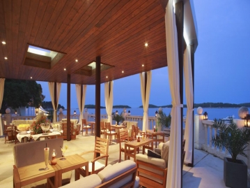 Bonj Mediterranean Steak & Seafood Lounge