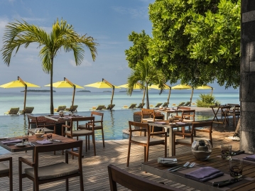 レストラン「Manzaru」