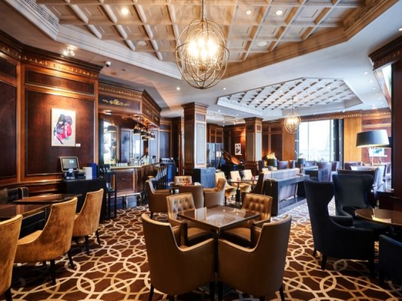 LOUI BAR & RESTAURANT