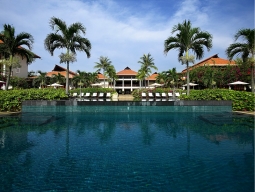 Surftrip 人気のダナン直行便 期間限定 フットマッサージやレイトチェックアウトなどの特典満載 ベトナム初の5つ星ビーチリゾート フラマリゾートダナン滞在 4日間 ツアー詳細 海外旅行のstw