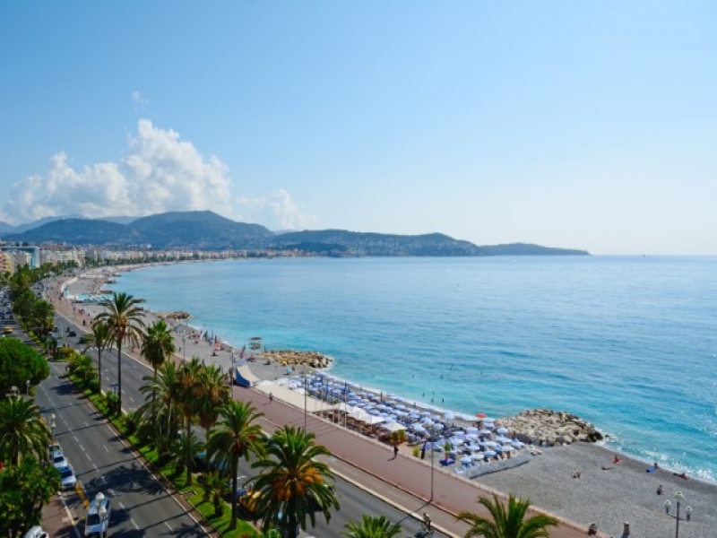 77922