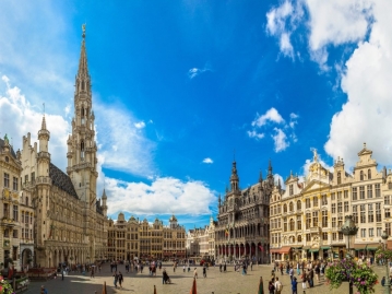 世界で最も美しい広場がある街で美食巡りの旅　ブリュッセル5日間　価格重視のホテル未定プラン≪成田発着カタール航空≫